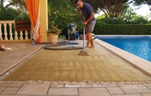 Carpet being cleaned Peq1